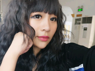 兰卫卫i主播照片