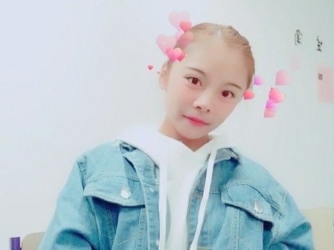 小萌子吖🌸海报