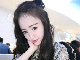 杀娃妮卡主播照片