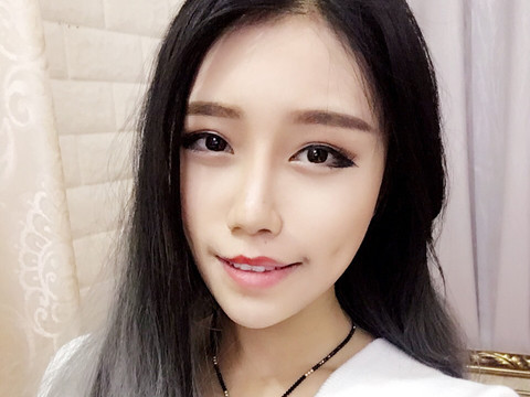 馨子❤黄花大闺女海报