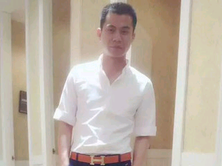 春哥天天遛呆狗的主播照片