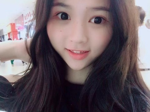 怡宝宝宝抱抱海报