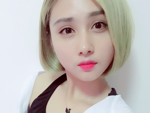 楠baby求关照。海报