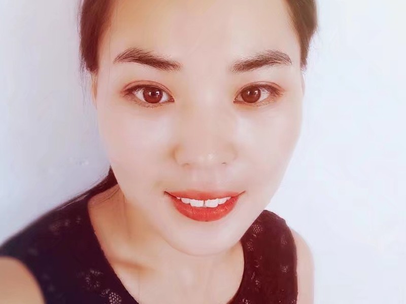 小爱彤彤的主播海报