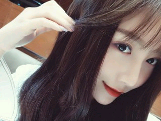 啤酒瓶子碎一地，没醉的主播照片