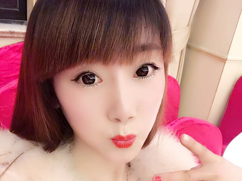 小姐姐茸的主播海报