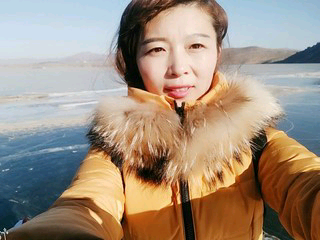 奋斗过程成功喜悦的主播照片