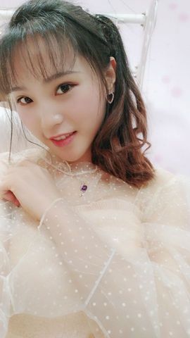 请收索18500房间主播照片