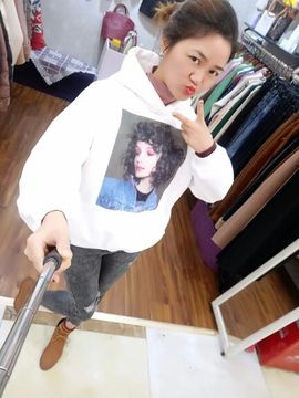 丽莎，主播照片