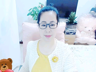 淡云情和的主播照片