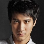阳光洒落下来