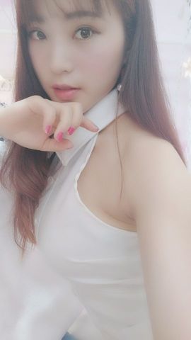 请收索18500房间主播照片