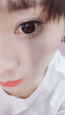 妖妖最美主播照片