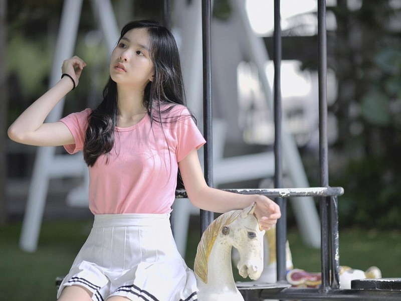 小仙女依依*的主播海报