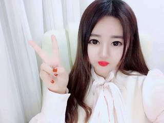 安安静静听首歌的主播照片