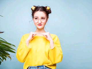 提刀护美妞~虎牙主播照片