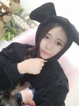 柚子呀呀主播照片