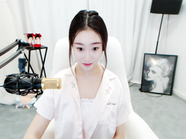 小哈妹“”“”“”主播照片