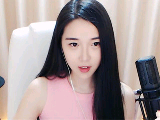 那年的下天的主播照片