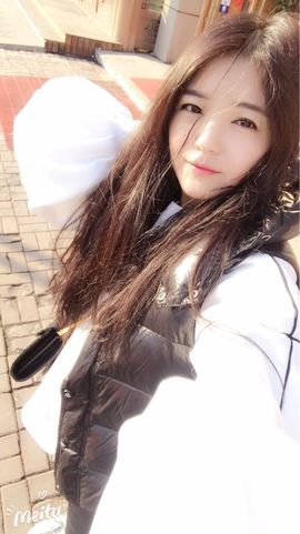 九小九，主播照片