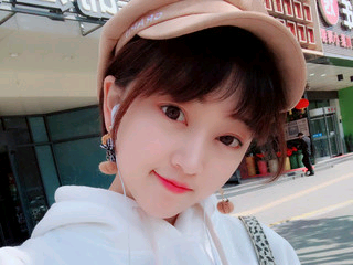 长青a4的主播照片