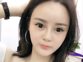 晓母丹主播照片