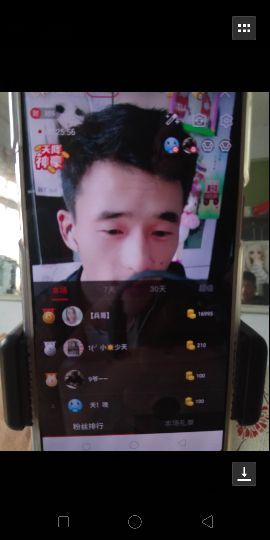 小魔鬼中的天使主播照片