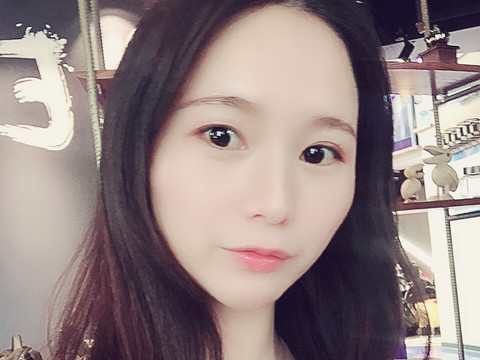 小魔女米酱海报