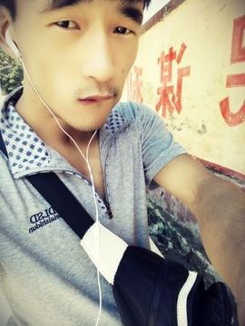 小魔鬼中的天使主播照片