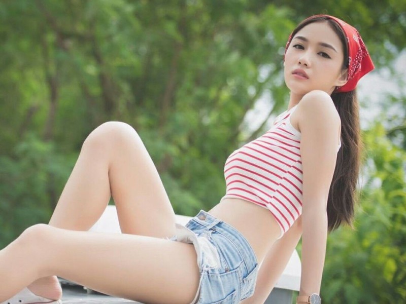 耿耿，（感谢陪伴）的主播海报