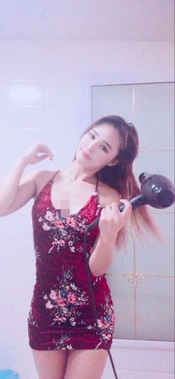 芒果果榴莲贺AI升级主播照片