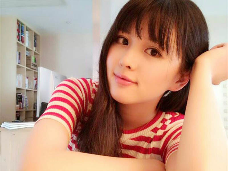 石榴爱唱歌。的主播海报