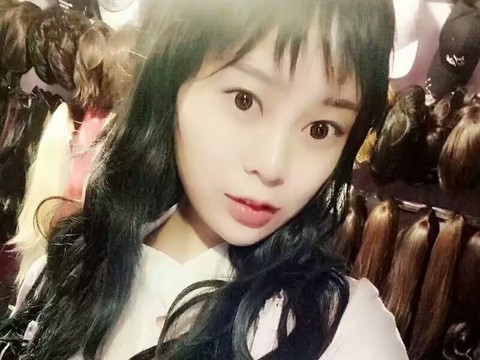 一枚新人😜海报