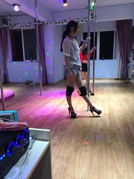 ：一一安安主播照片