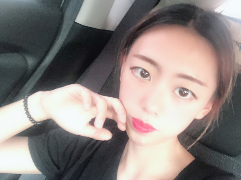 新人甜甜第一天的主播海报