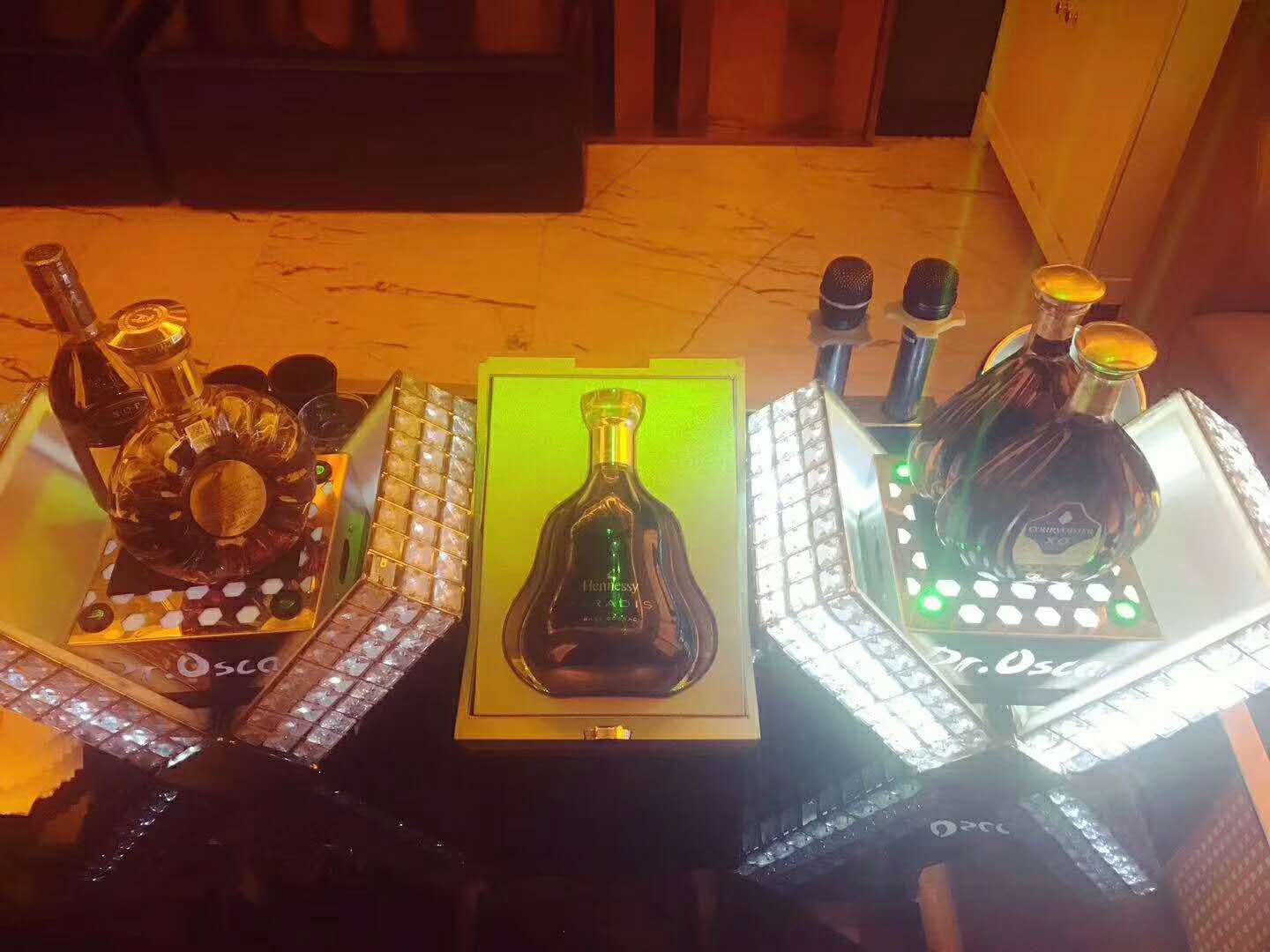 H2酒吧.酒神冥想的主播照片