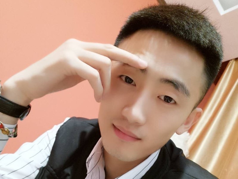 心情低落的孩子的主播海报
