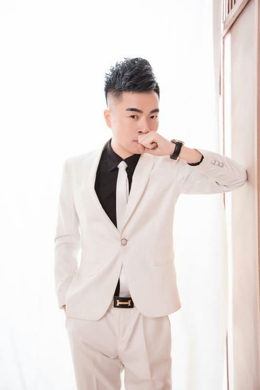 主持人培训导师李嘉艺的主播照片