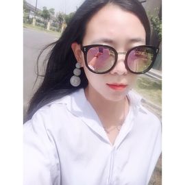 朵薇璐智能美妆主播照片
