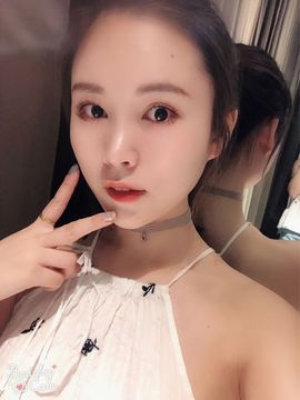 阿油呀主播照片