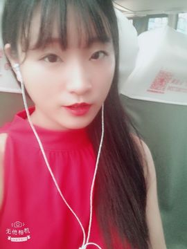 再无小七月主播照片