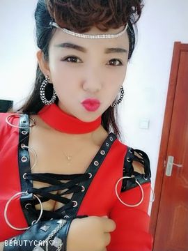 疯狂的药药宝贝主播照片