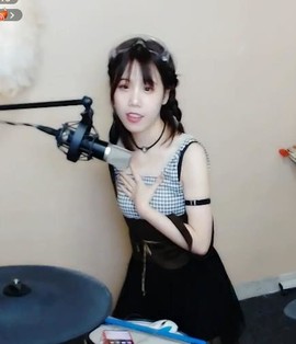 八百米主播照片