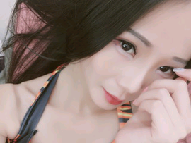 不一样的七七主播照片