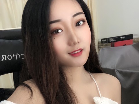 昕昕就是MIyako海报