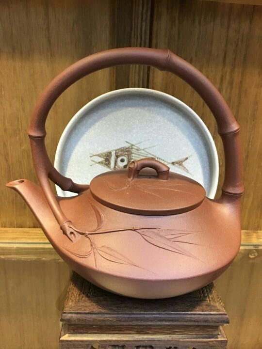 凤姐做紫砂壶自产自销的主播照片