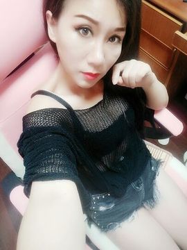 素雅依依暂休主播照片