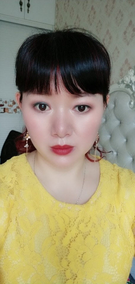绿叶飘香l的主播照片
