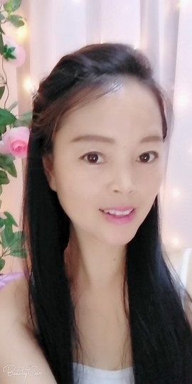醉美雨露主播照片