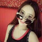 😘美女爱大叔海报